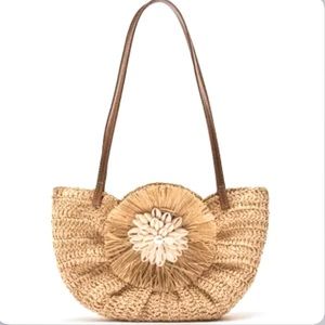 Zara woven small bag with 🐚